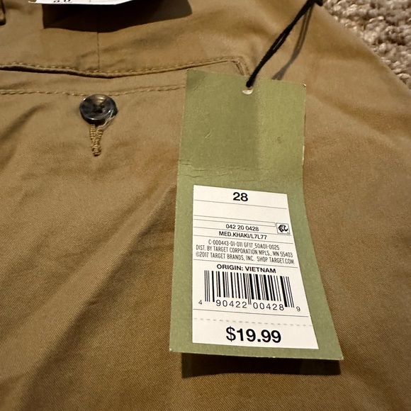 Goodfellow men’s khaki shorts - Picture 4 of 5